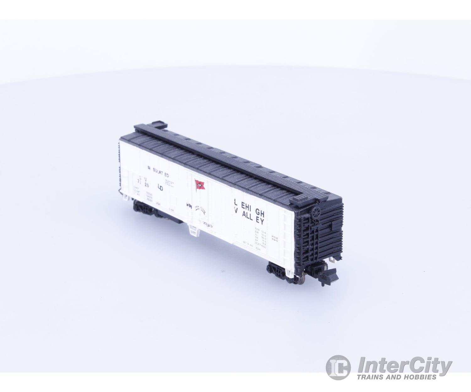 Atlas 7128 N 50’ Insulated Boxcar Lehigh Valley (LV) 7120 Freight Cars