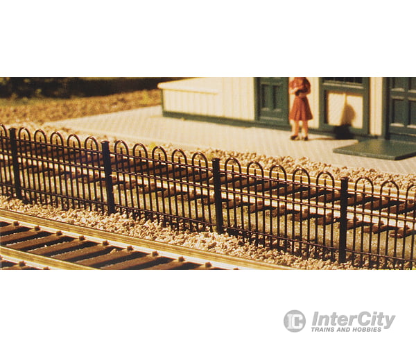 Atlas 774 Hairpin Style Fence -- Approximate Length: 35-1/2’ 90.2Cm Scenery Details