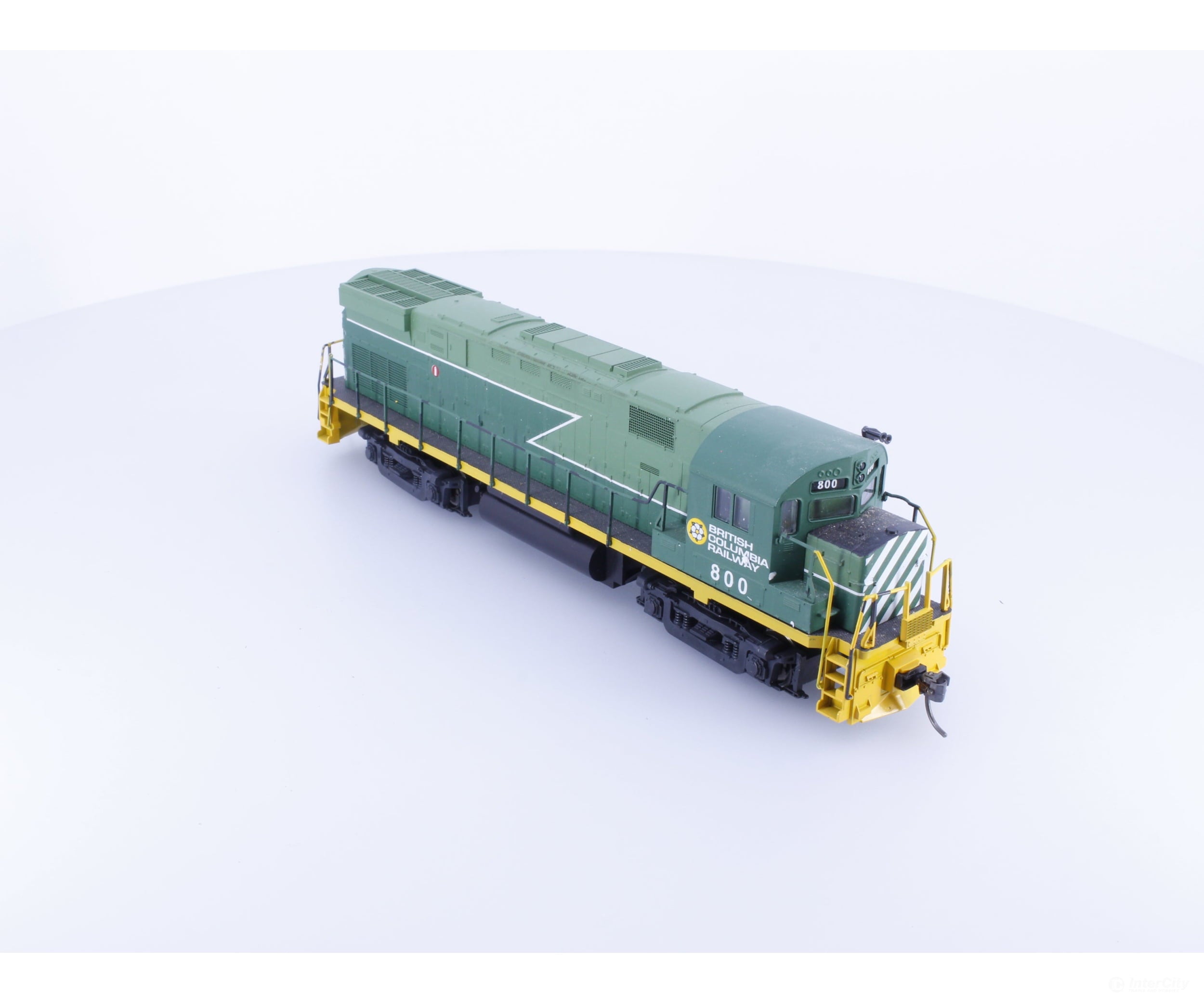 Atlas 8059 HO ALCO C-424 Diesel Locomotive Phase 1 Custom Painted BC Rail (BCOL) 800 Analog DC Locomotives
