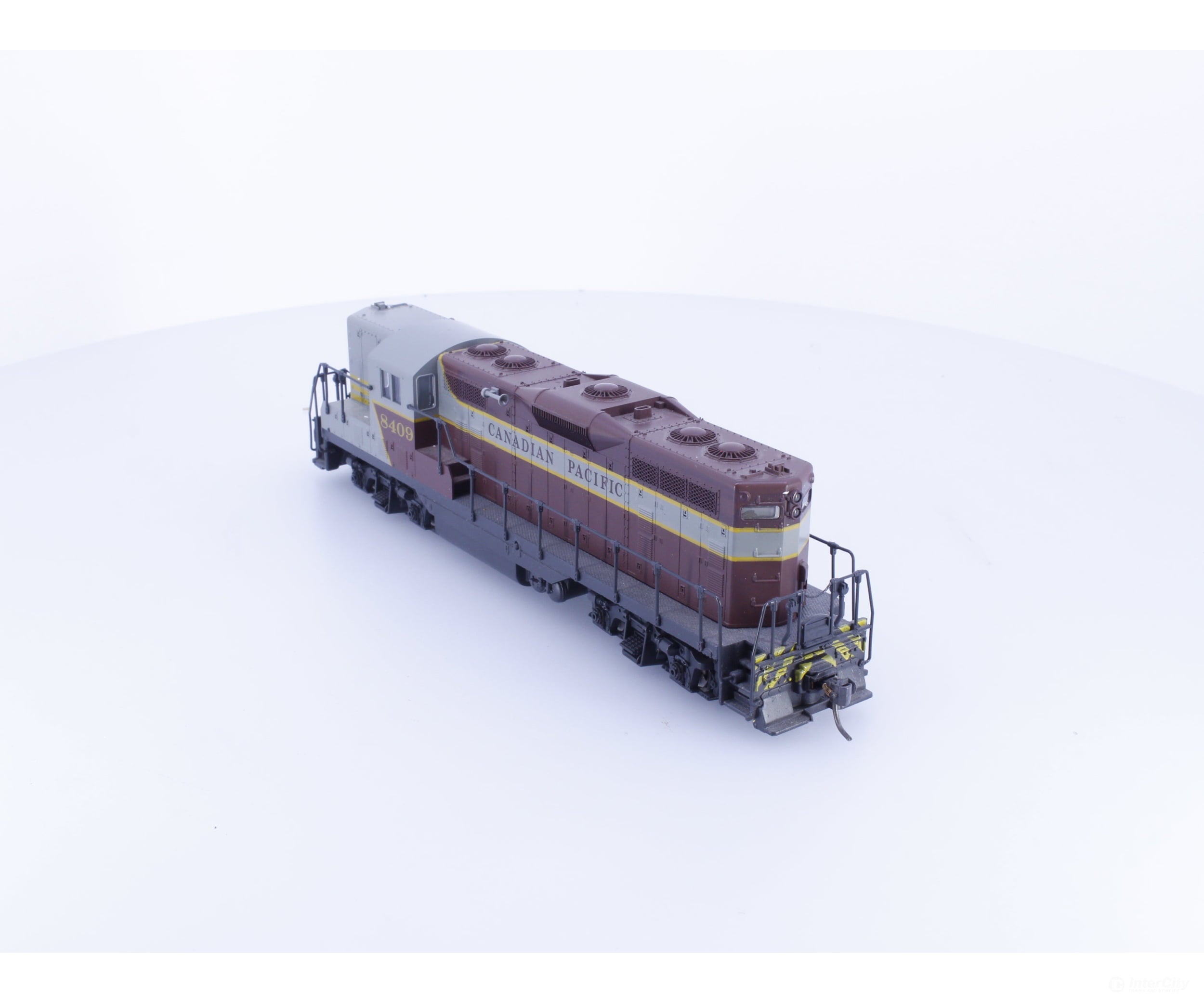 Atlas 8206 HO GP-7 Diesel Locomotive Canadian Pacific (CP) 8409 DCC - Locomotives