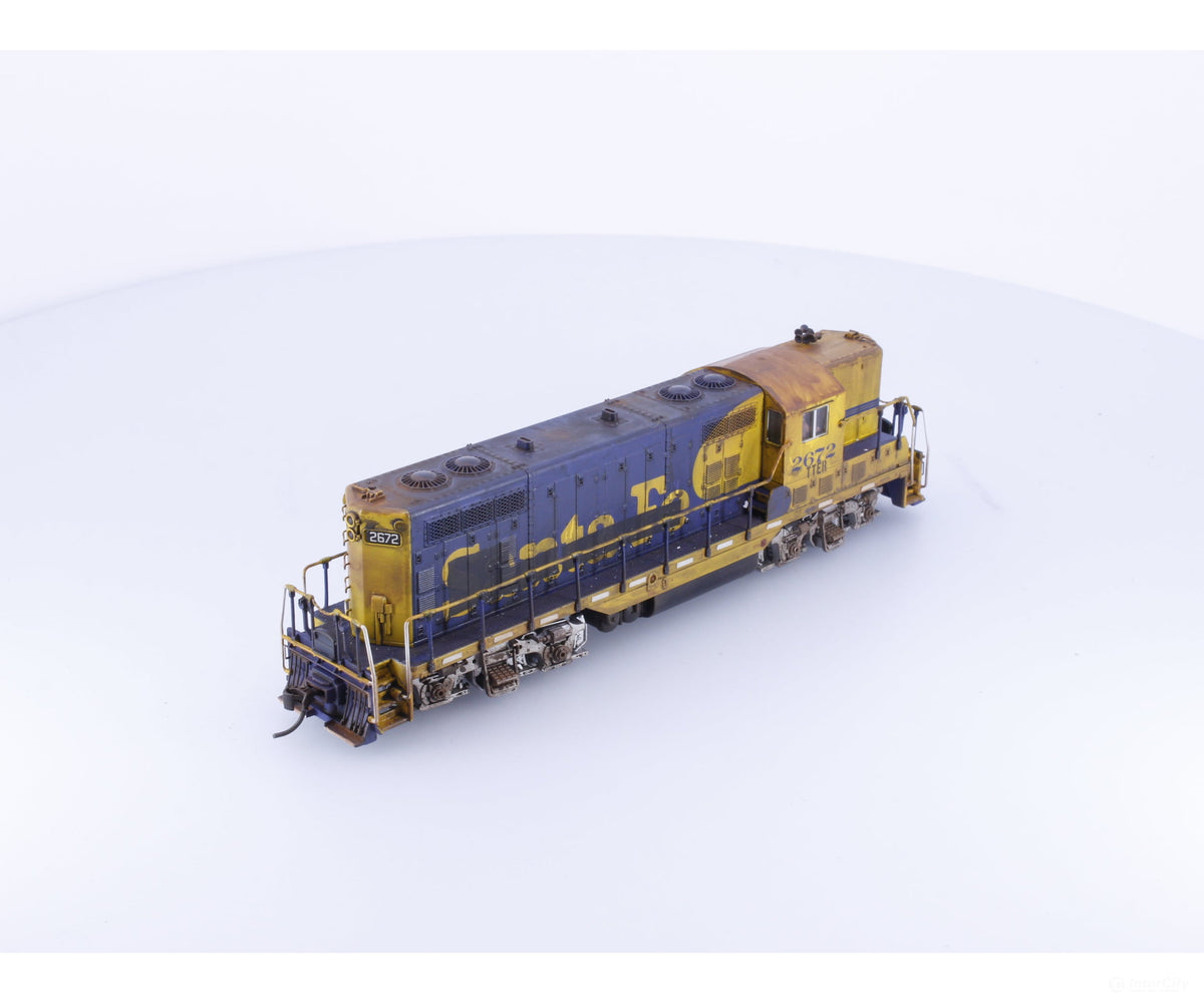 Atlas 8563 HO EMD GP-7 Diesel Locomotive Weathered Ex-Santa Fe Patched (TTER) 2672 Analog DC - Locomotives