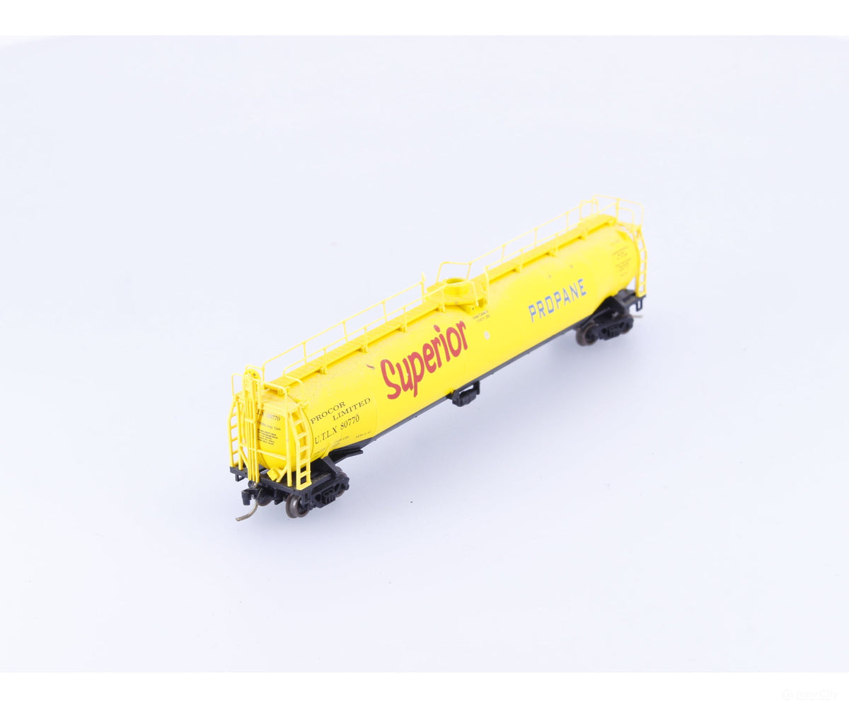 Atlas ATL159008 N 33,000 Gal Tank Car Superior (UTLX) 80770 - Freight Cars
