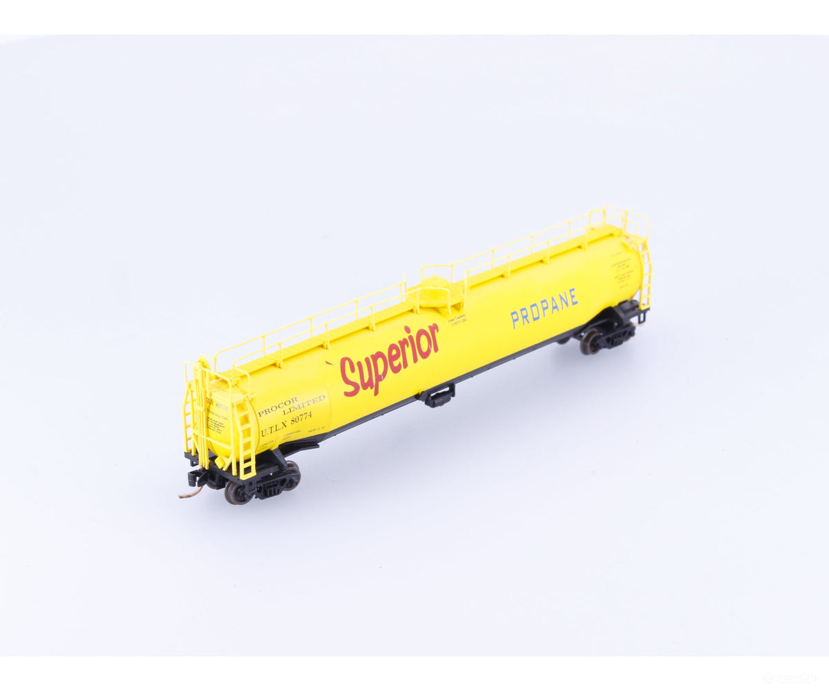 Atlas ATL159009 N 33,000 Gal Tank Car Superior (UTLX) 80774 - Freight Cars