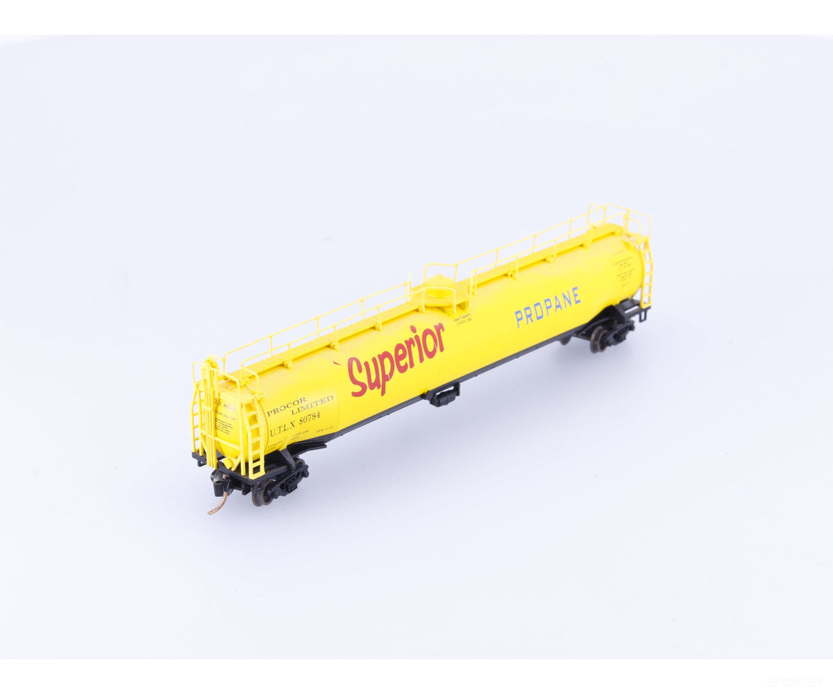 Atlas ATL159009 N 33,000 Gal Tank Car Superior (UTLX) 80784 - Freight Cars