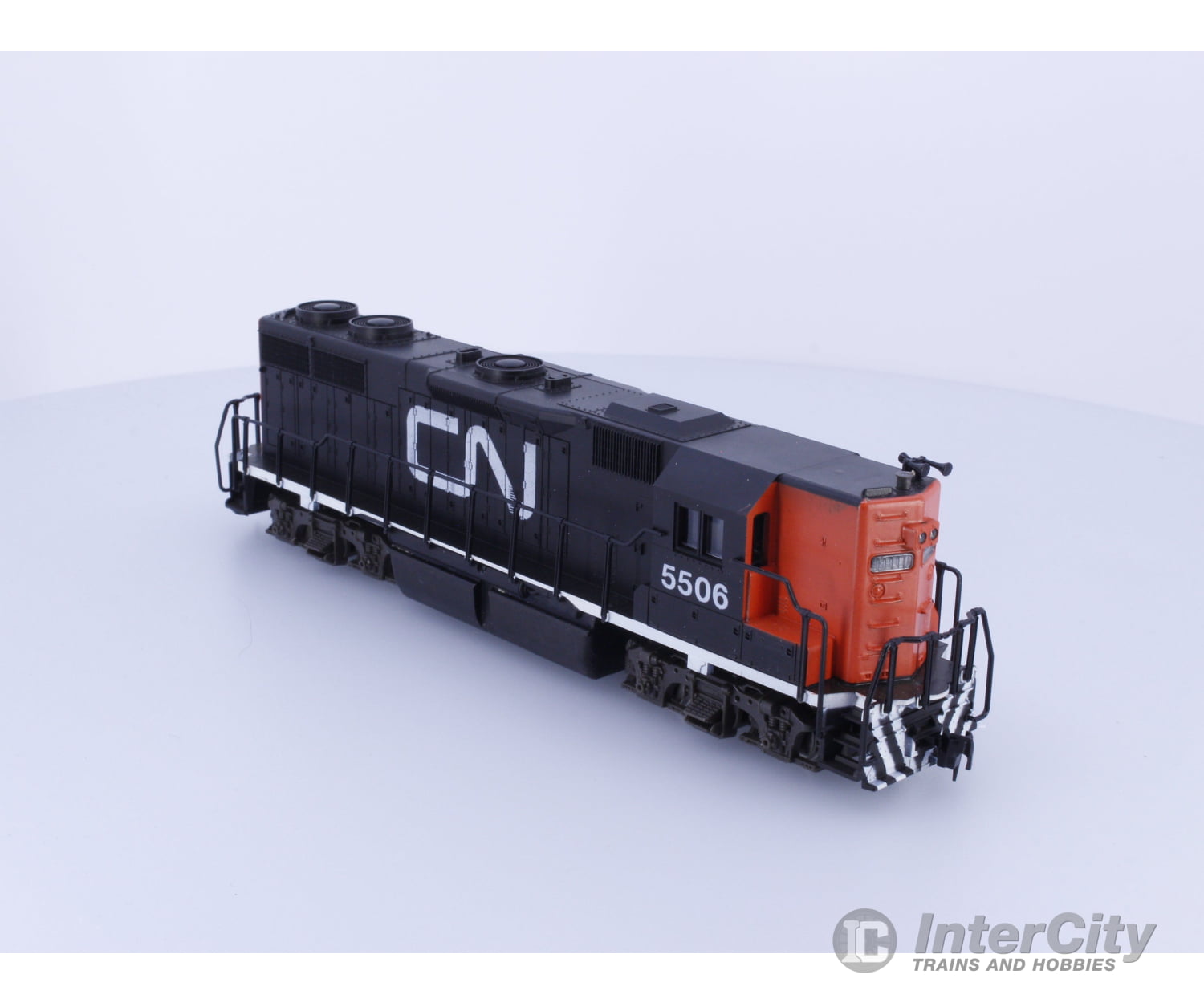 Atlas HO Trainmaster Canadian National (CN) 5506 Analog DC Locomotives