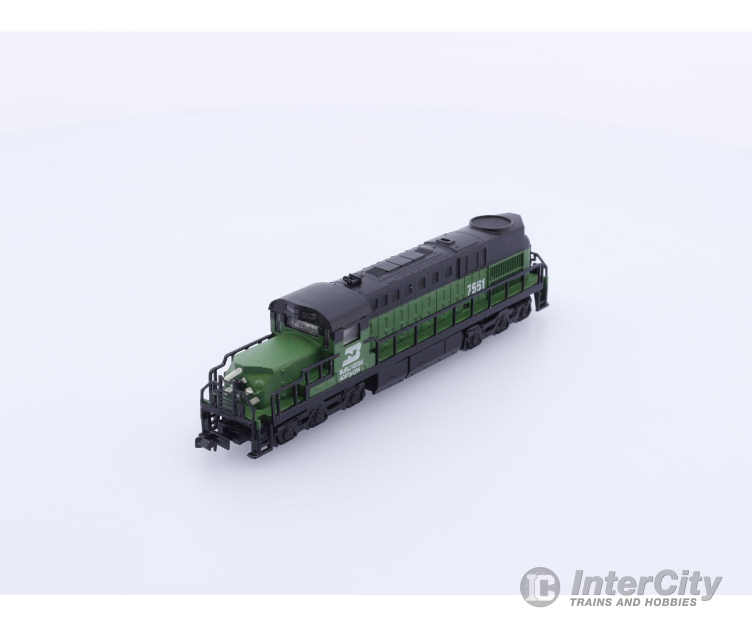 Atlas N RSD15 Burlington Northern (BN) 7551 Analog DC Locomotives