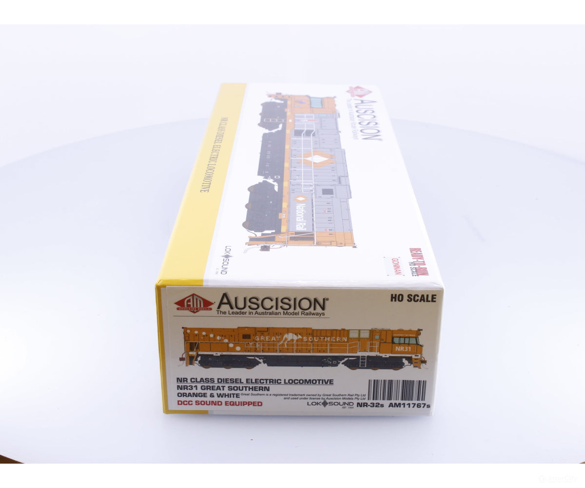 Auscision AM11767s HO NR Class Diesel Electric Locomotive Great Southern NR31 DCC & Sound - Locomotives