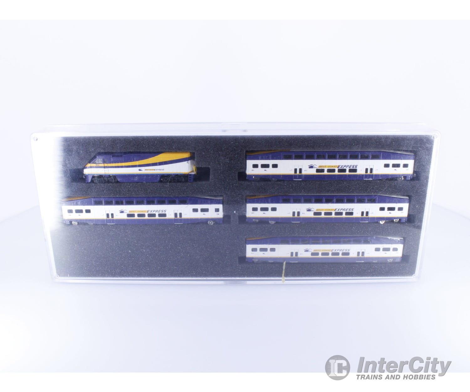 AZL AZL7007-1 Z F59PHI West Coast Express + 4 Bombardier Bi-Level Passenger Cars #2 902 Analog DC Locomotives