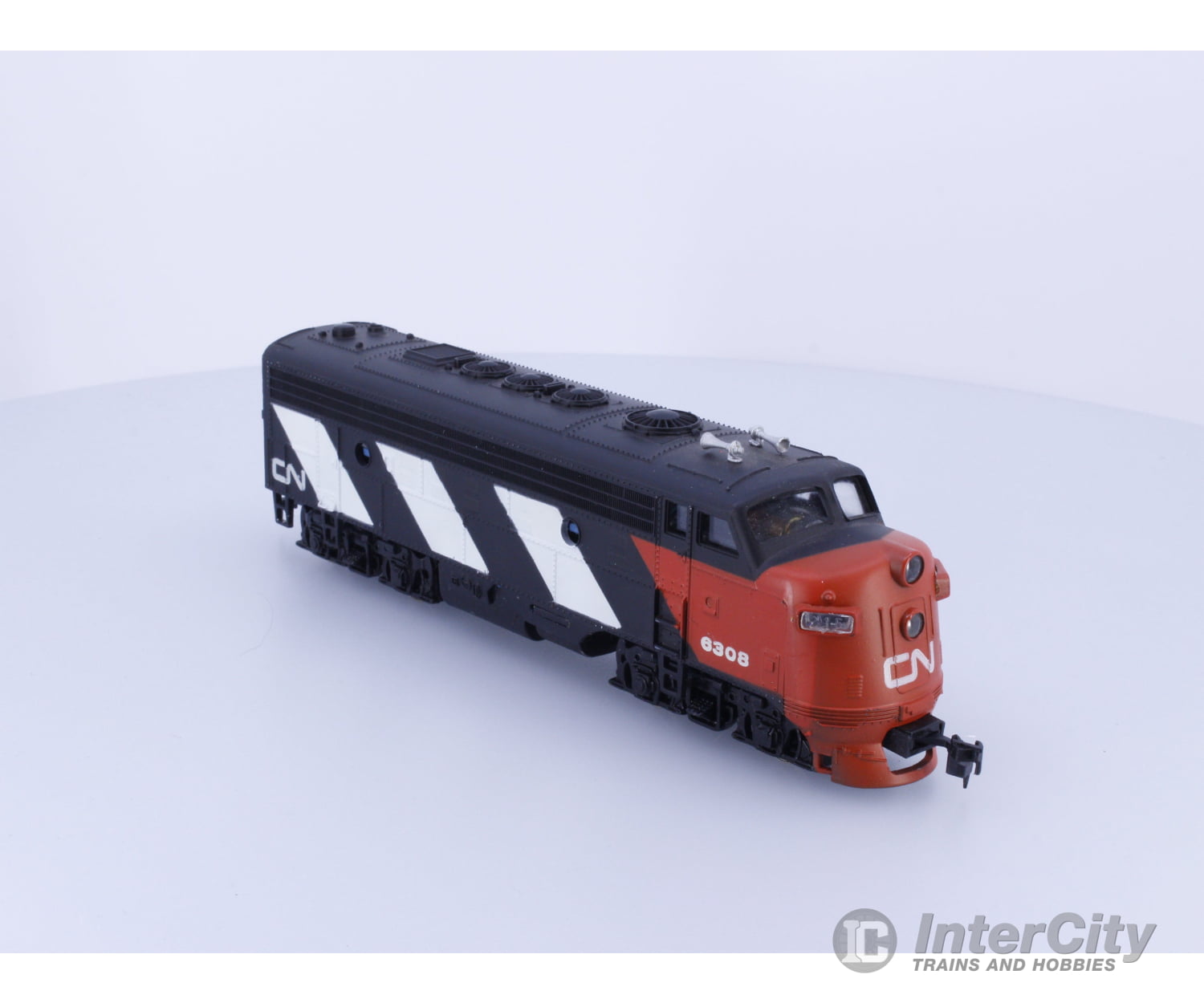 Bachmann 0508 HO EMD F9 Canadian National (CN) 6308 Analog DC Locomotives