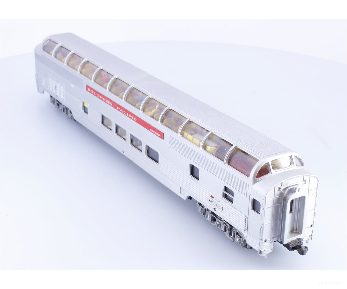 Bachmann 1253 HO 85’ Full Domed Passenger Car Southern Pacific (SP) 9110 - Passenger Cars