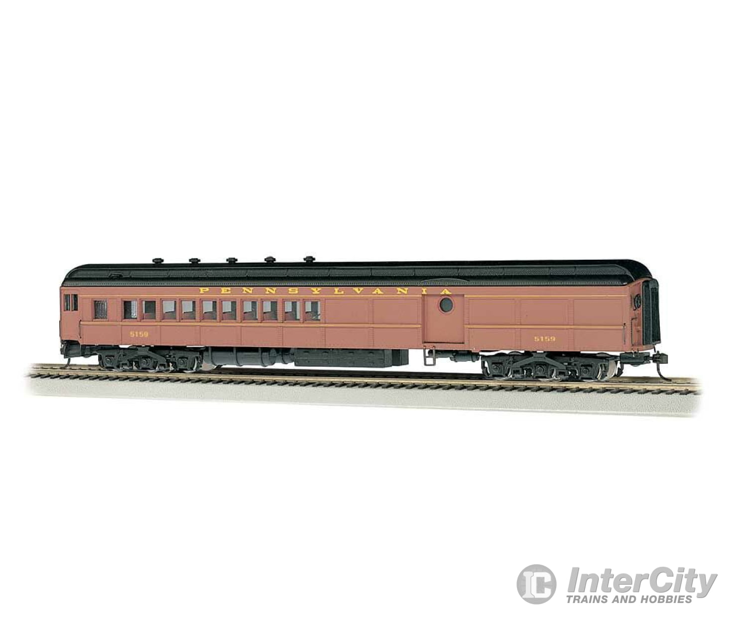 Bachmann 13607 72 Heavyweight Combine W/Round Door Window - Ready To Run -- Pennsylvania Railroad