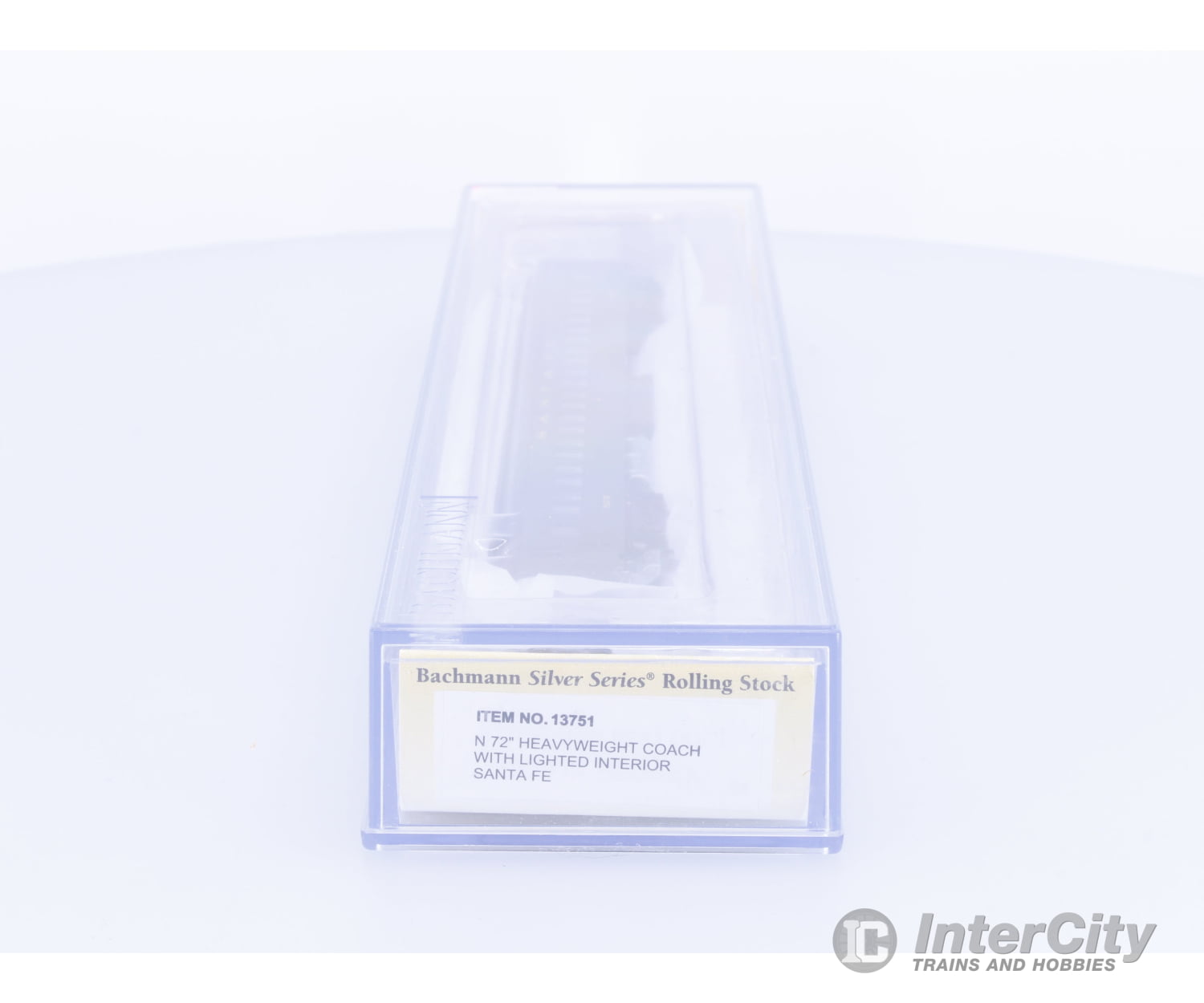 Bachmann 13751 N 72’ Heavyweight Coach with Lighted Interior Santa Fe (SF) 829 Passenger Cars