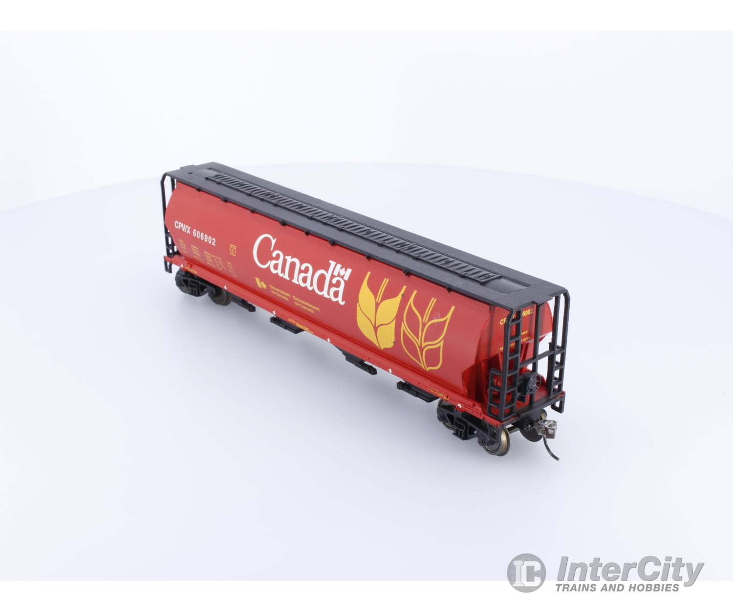 Bachmann 19131 HO Cylindrical Grain Hopper Canada Grain Government of Canada (CNWX) 606902 Freight Cars