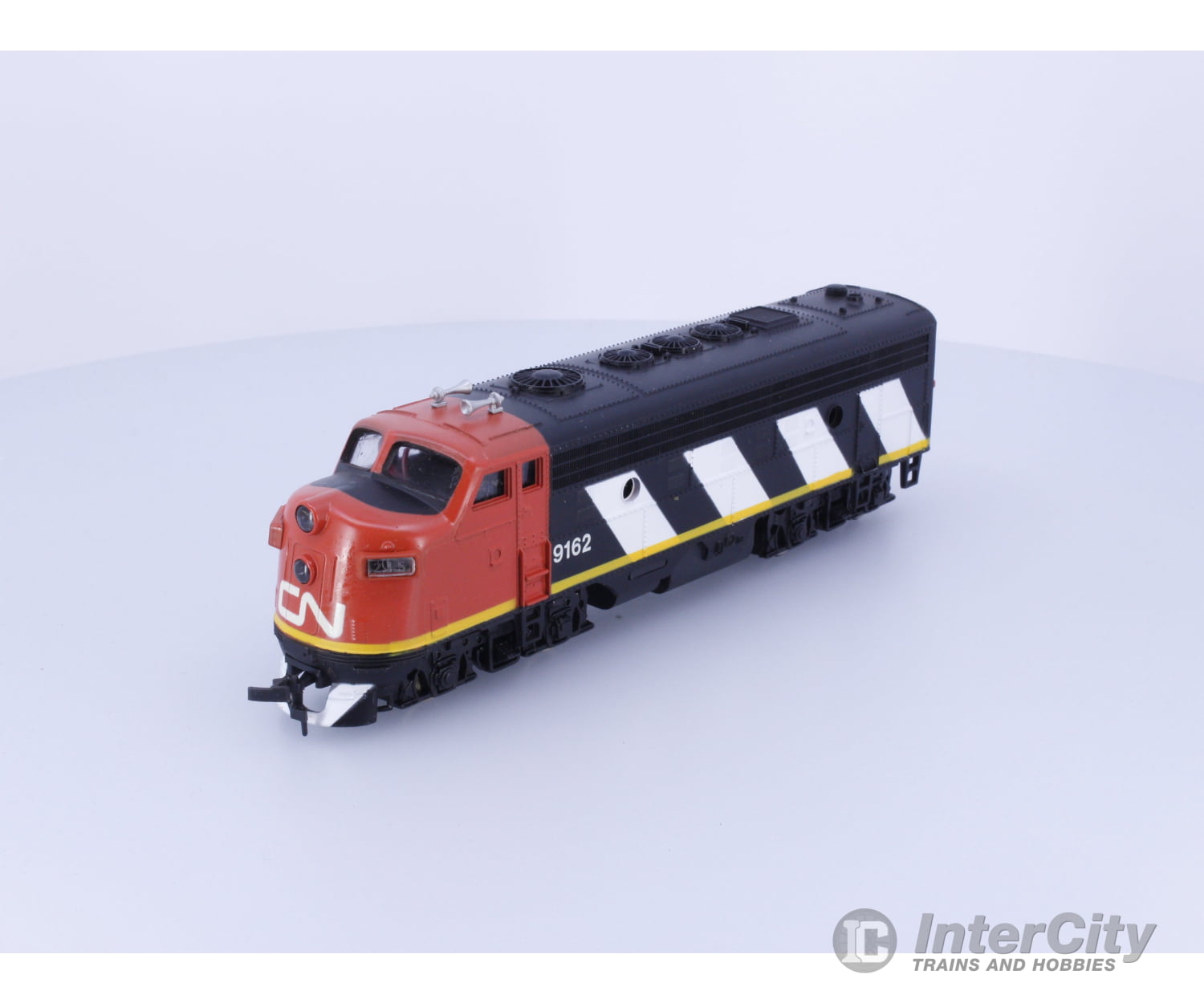 Bachmann 400508 HO EMD F9 Canadian National (CN) 9162 Analog DC Locomotives