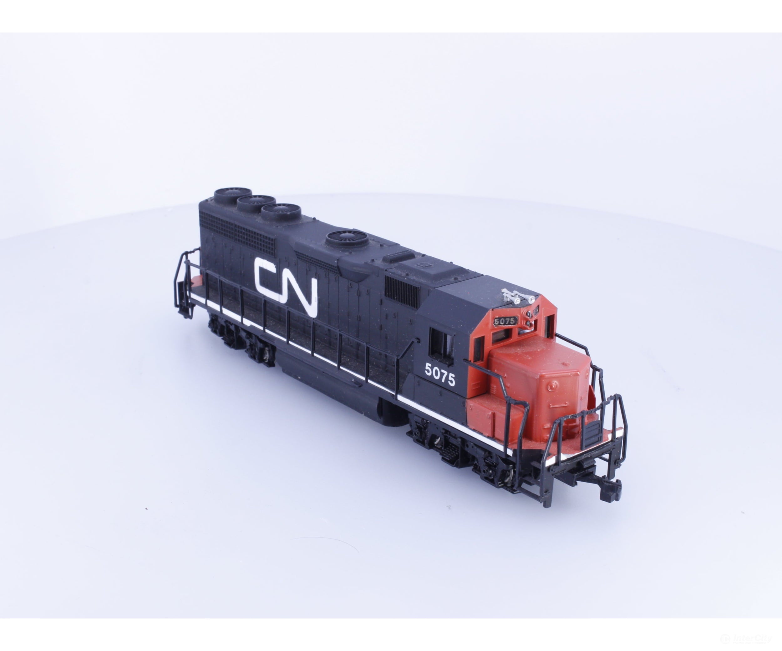Bachmann 405752 HO GP40 Diesel Locomotive Canadian National (CN) 5075 Analog DC - Locomotives