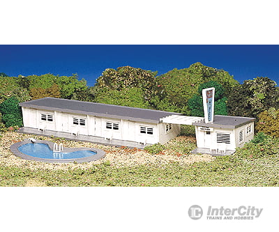 Bachmann 45214 Motel W/Swimming Pool - Plasticville U.s.a.(R) -- Kit 4-1/8 X 12-3/4 10.5 32.4Cm