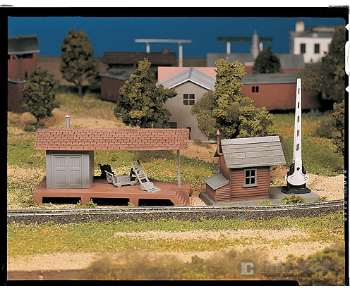 Bachmann 45977 Plasticville U.s.a.(R) Classic Kits -- Loading Platform & Crossing Shanty Structures