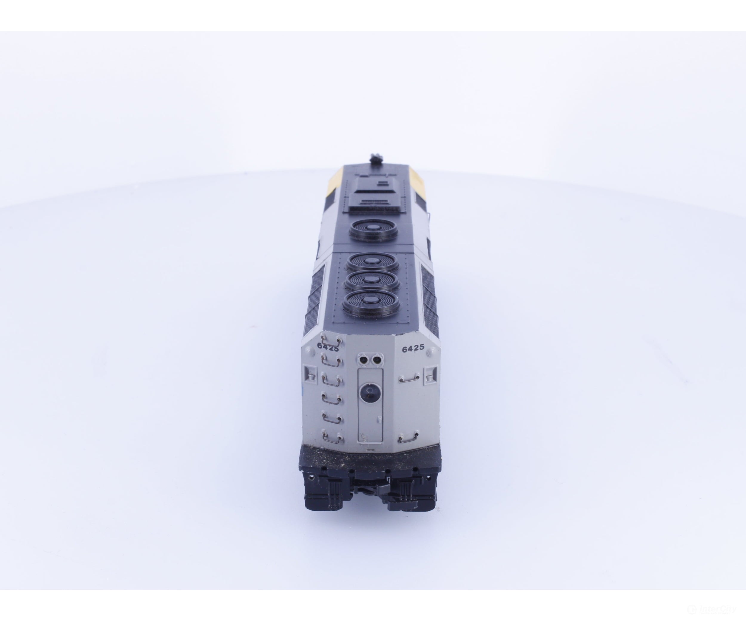 Bachmann 87022 HO EMD F40PH Diesel Locomotive Via Rail (VIA) 6425 Analog DC - Locomotives