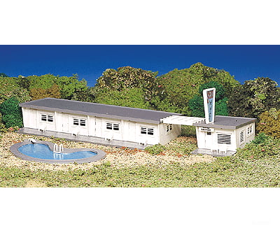 Bachmann 45214 Motel W/Swimming Pool - Plasticville U.s.a.(R) -- Kit 4-1/8 X 12-3/4 10.5 32.4Cm