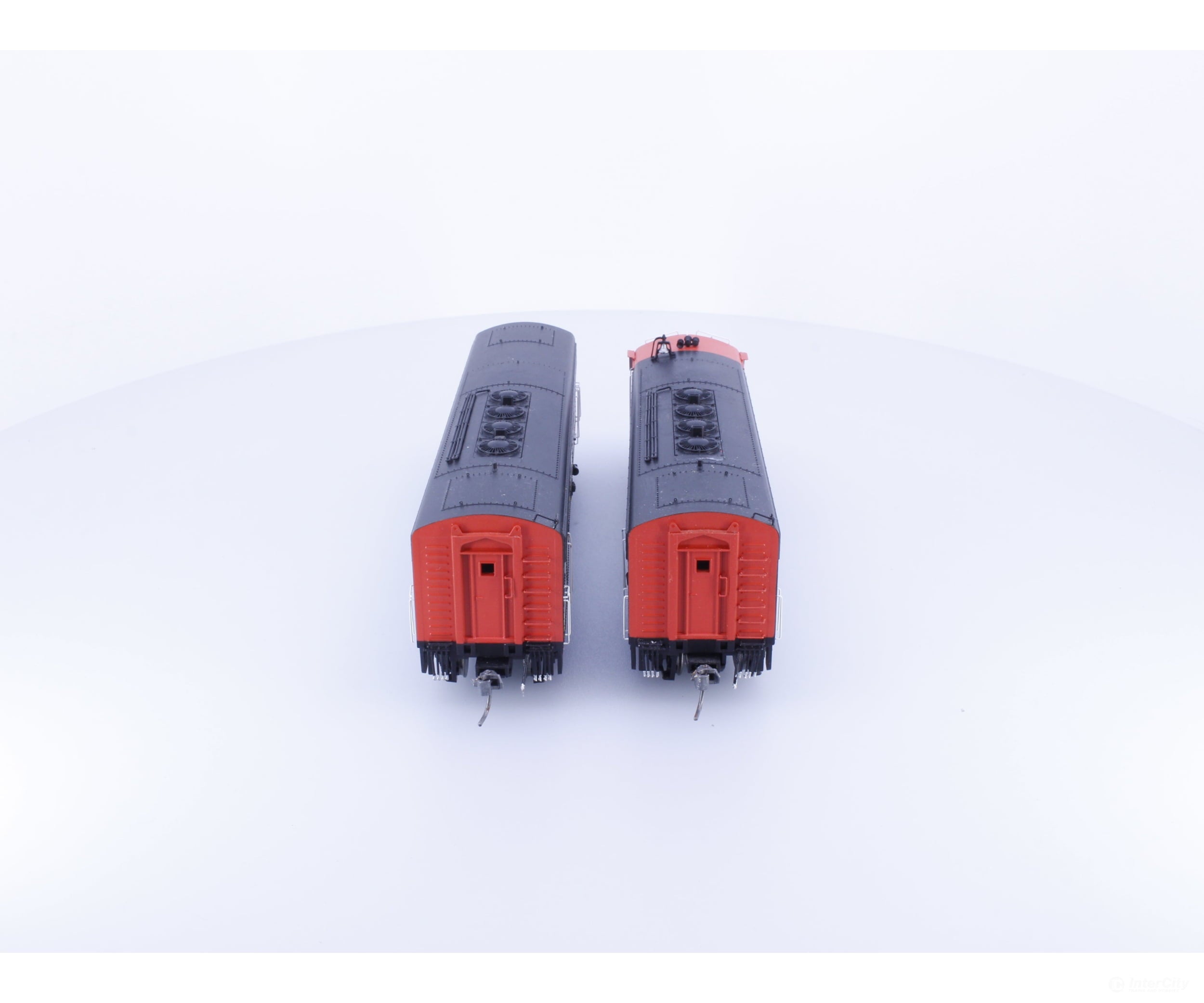 Bowser 24040 HO F-7 A&B Units Diesel Locomotives Canadian National (CN) 9168/9195 Analog DC Locomotives