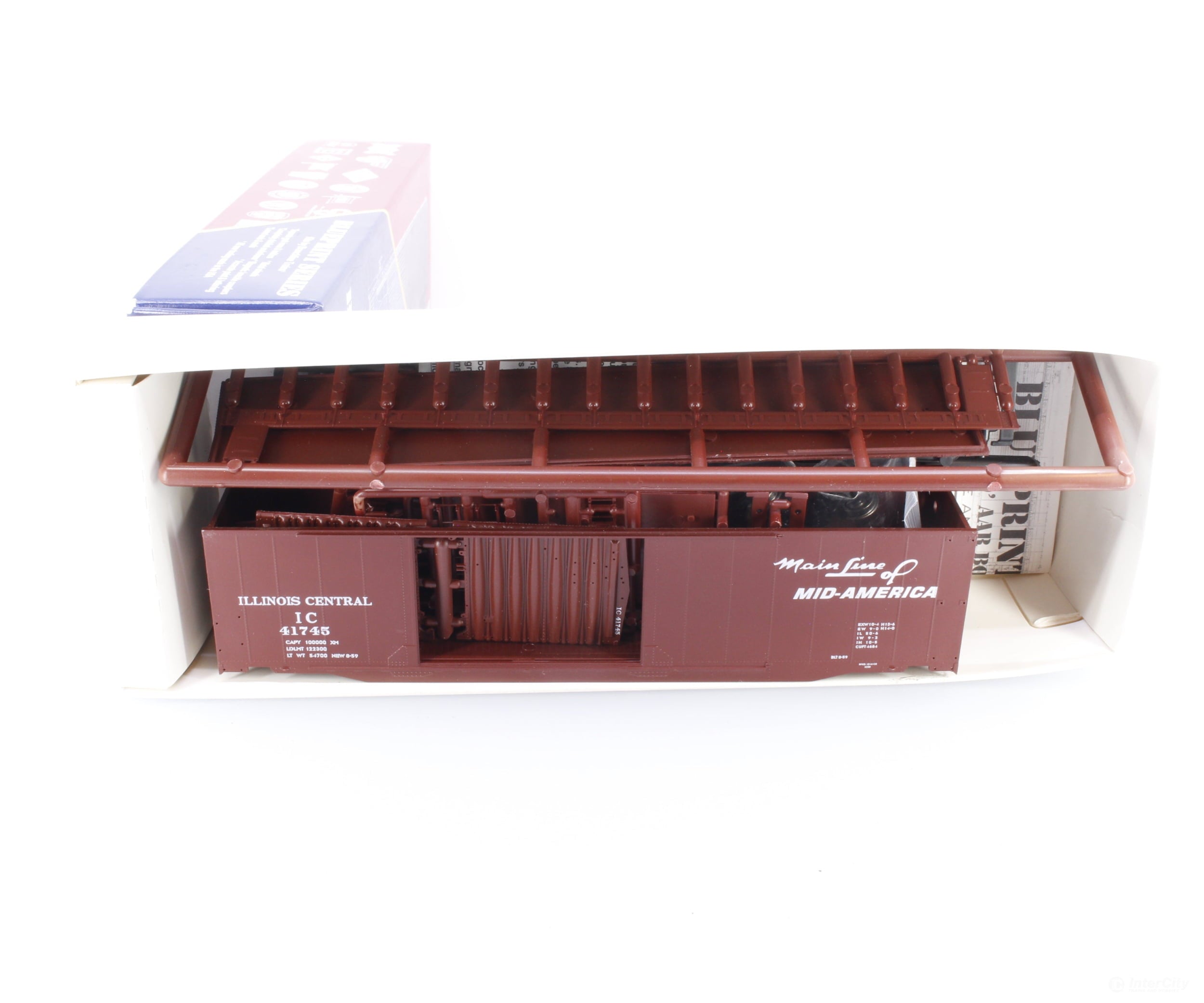 Branchline Trains 1108 HO 50’ AAR Boxcar Kit Illinois Central (IC) 41745 Freight Cars
