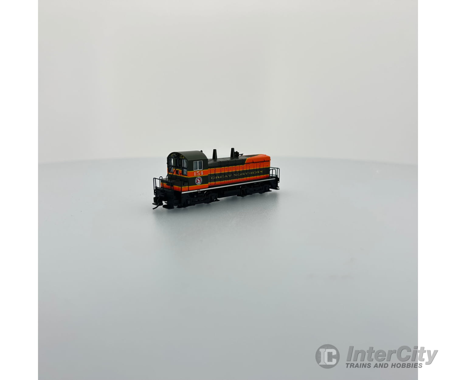 Broadway Limited 3865 N Emd Nw2 With Dcc/Sound Great Northern #154 Locomotives
