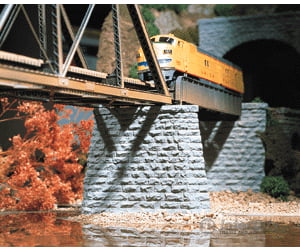 Chooch Enterprises N 9830 Cut Stone Bridge Pier 2-Pack - 2-1/2 x.5 x 2’’ 6.4 x 1.27 x 5.1cm Tunnels & Bridges