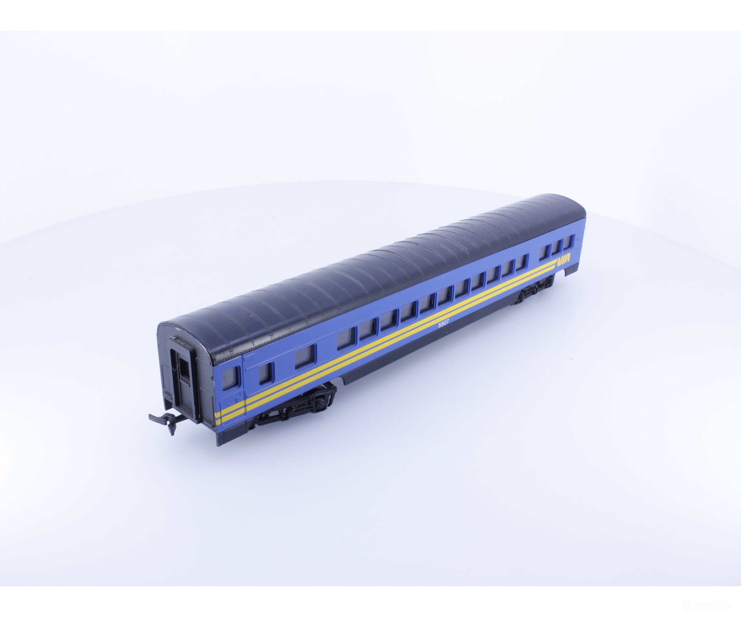 Con Cor 0001-000912 HO 72’ Passenger Coach Via Rail (VIA) 5507 Passenger Cars