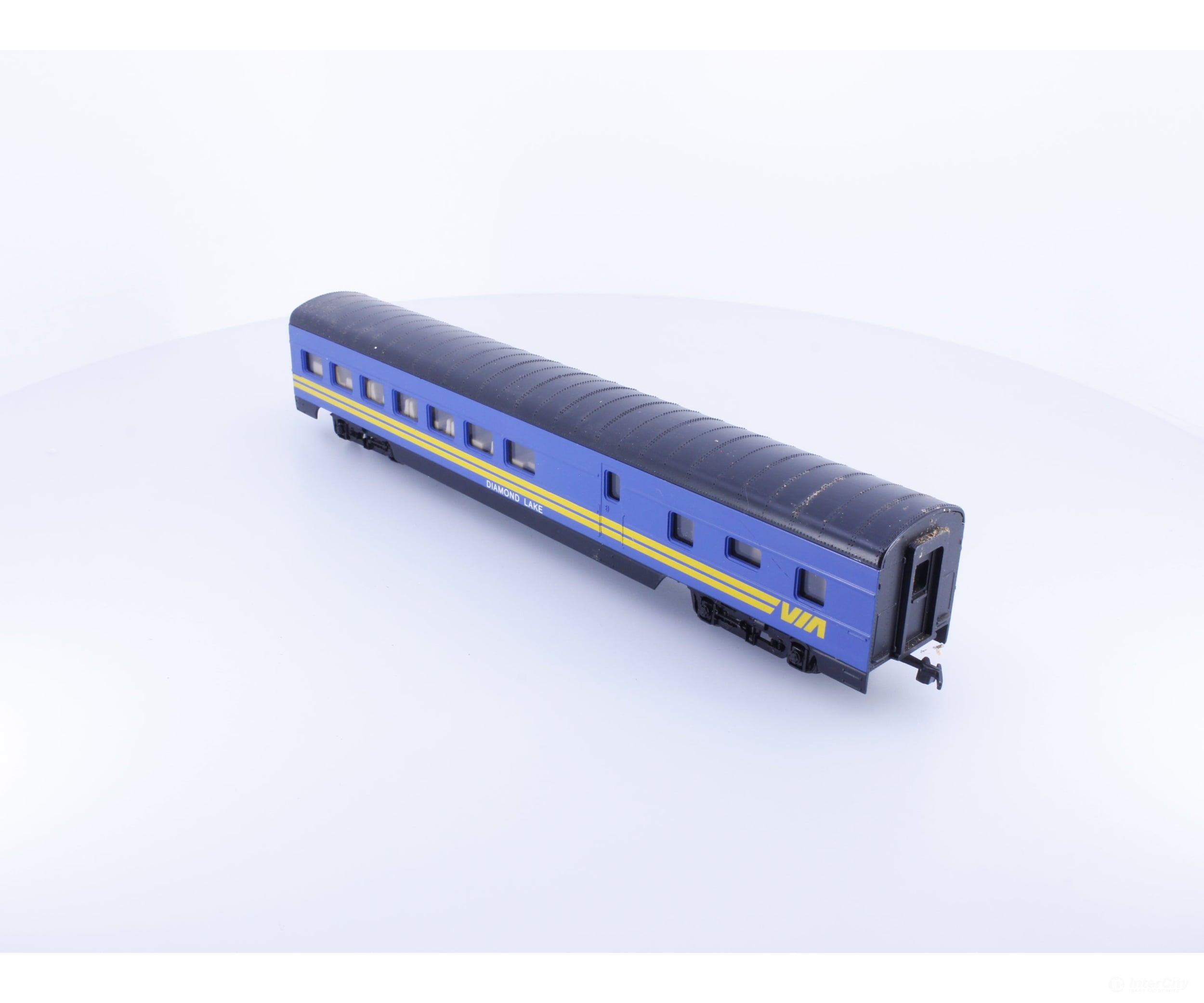 Con Cor 0001-000992 HO 72’ Pullman Sleeper Via Rail (VIA) Diamond Lake Passenger Cars