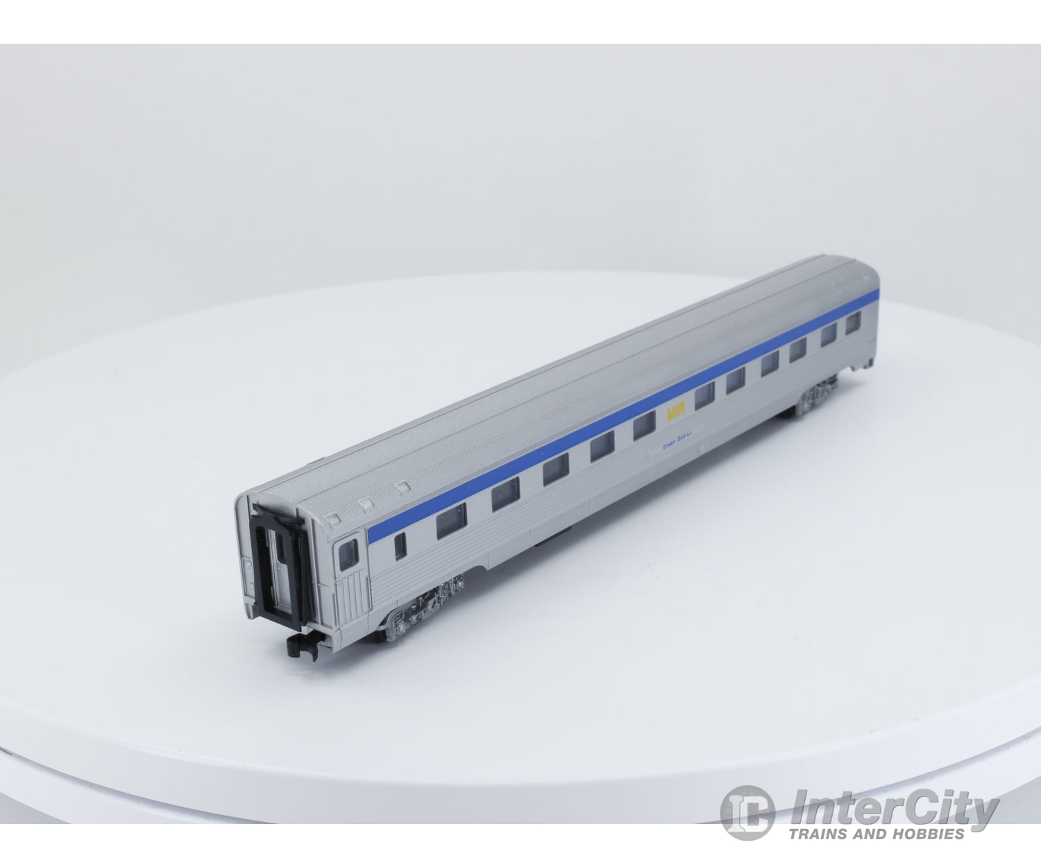 Con Cor 0001-421113 N Budd 10/6 Sleeper Passenger Car Via Rail (Via) (1) Cars
