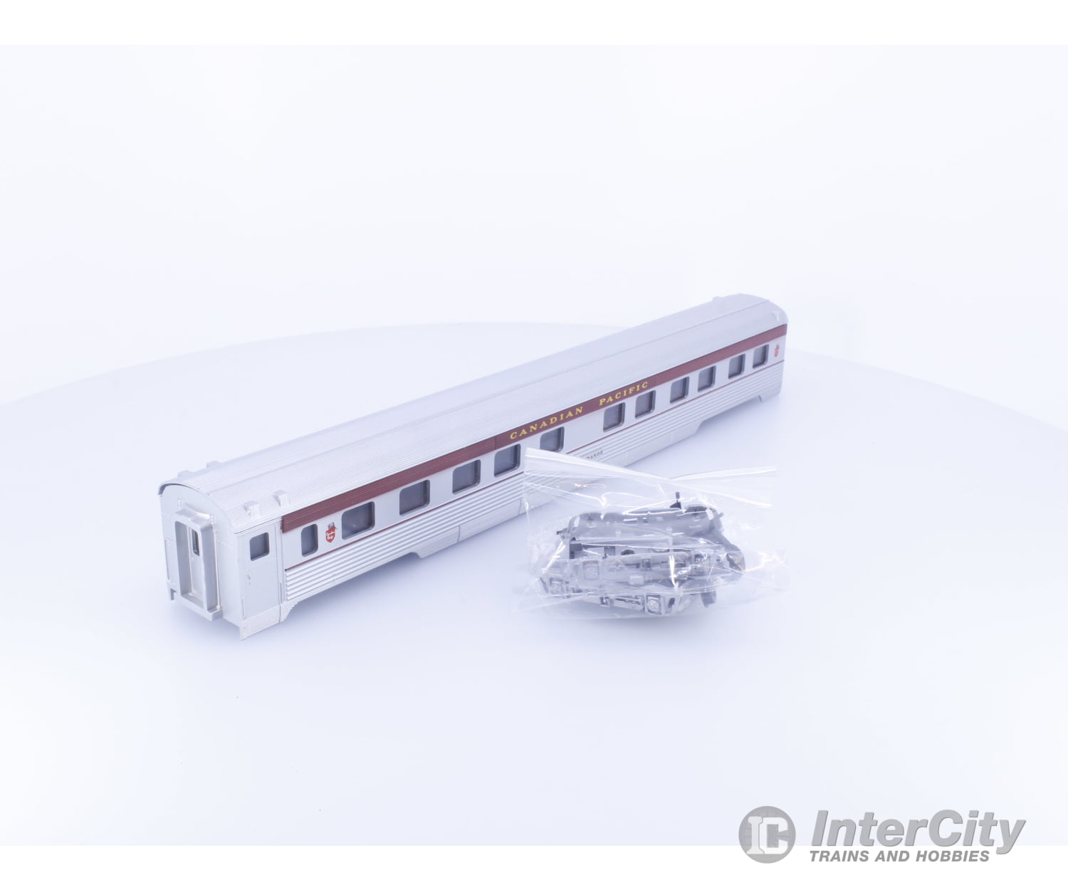 Con Cor CPPC HO 85’ Passenger Car Canadian Pacific (CP) Hunter Manor Passenger Cars