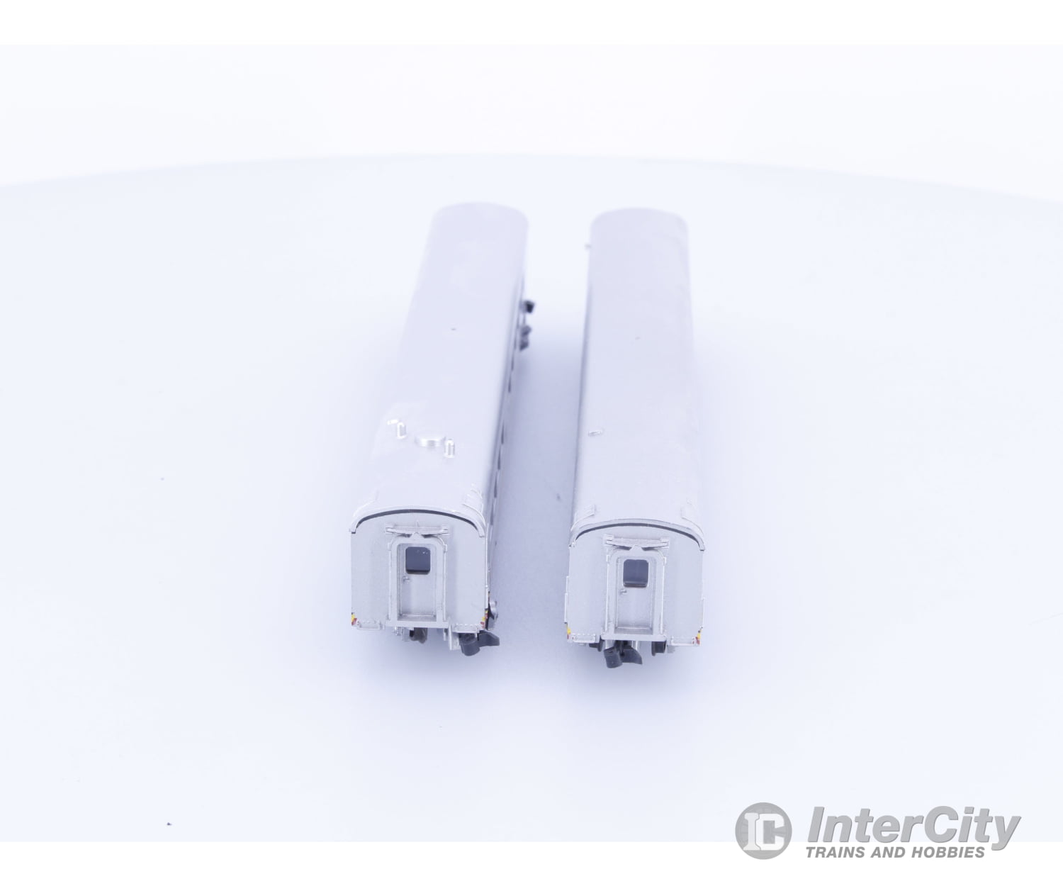 Con Cor SF2Car N Passenger Car and Diner Car Santa Fe (SF) 3087,1489 Passenger Cars