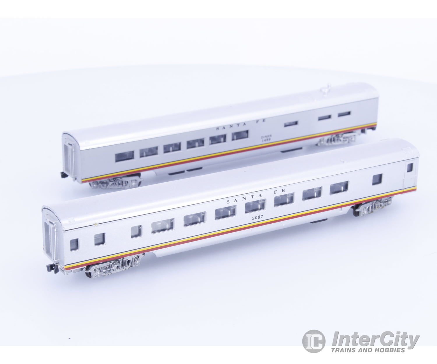 Con Cor SF2Car N Passenger Car and Diner Car Santa Fe (SF) 3087,1489 Passenger Cars