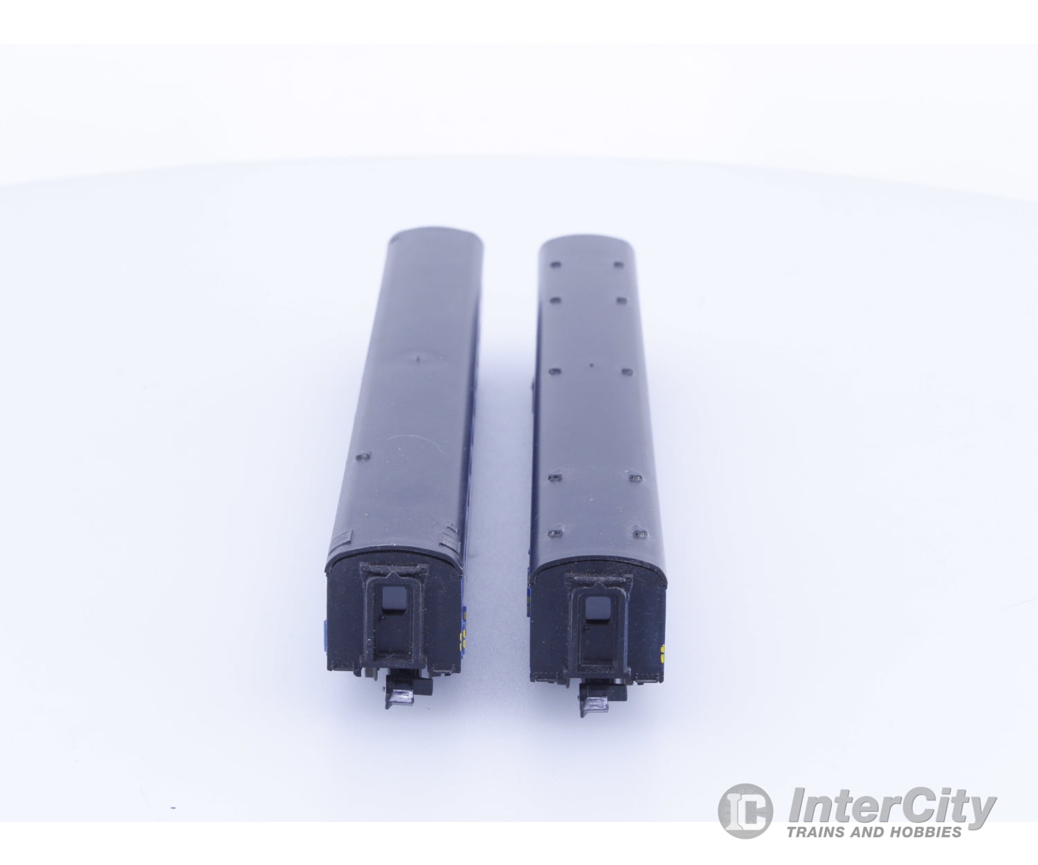 Con Cor VRPCBC N Passenger Car and Baggage Car Via Rail (VIA) 2239,9475 Passenger Cars