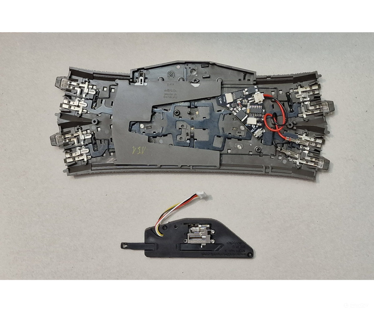 Decoderwerk 80201 Motorized digital turnout drive for Märklin/Trix C-Track RailCom (DCC + Motorola) - Track Accessories