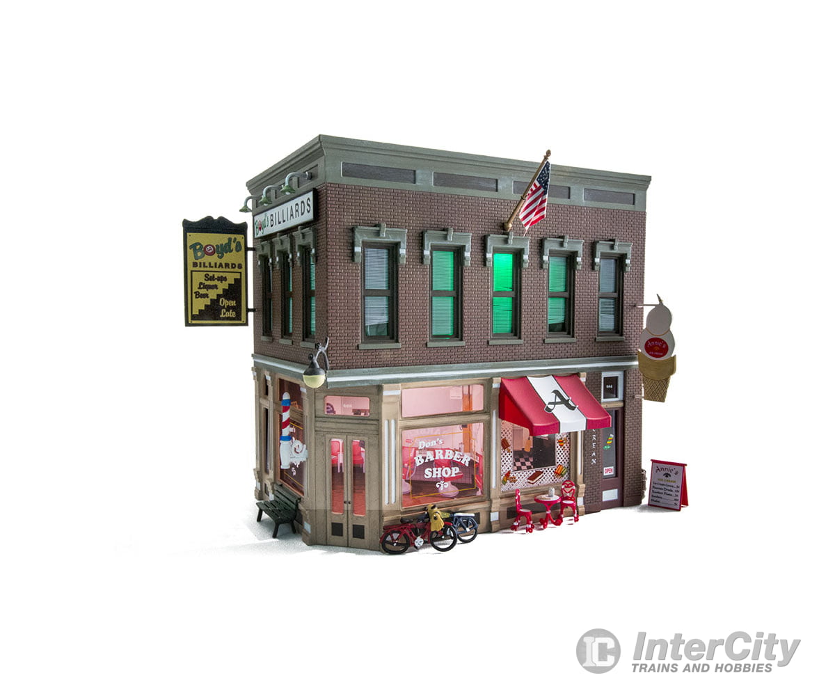 Design Preservation Models 5844 Corner Emporium (Lit) O Scale Structures