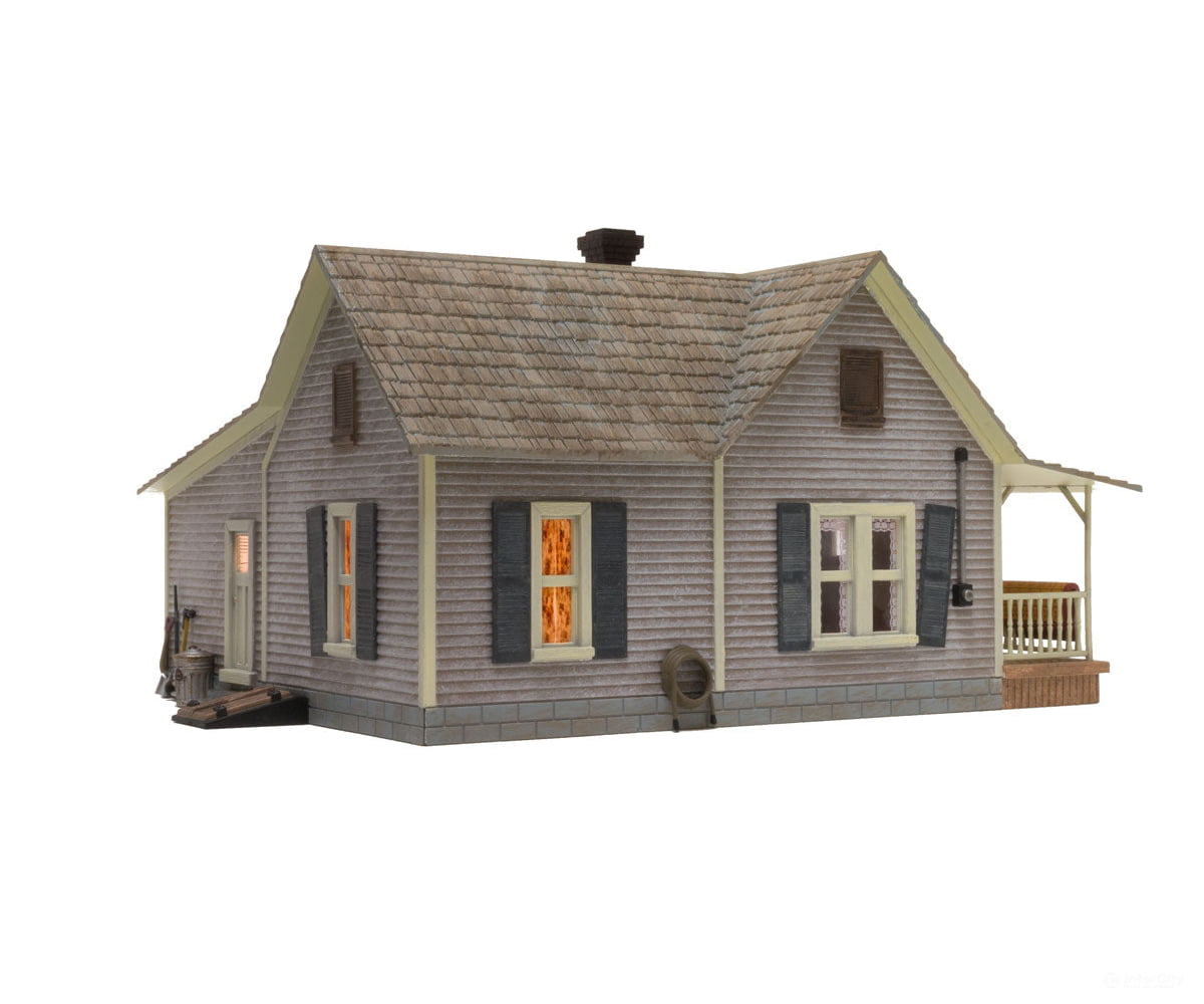 Design Preservation Models 5860 Old Homestead (Lit) O Scale Structures