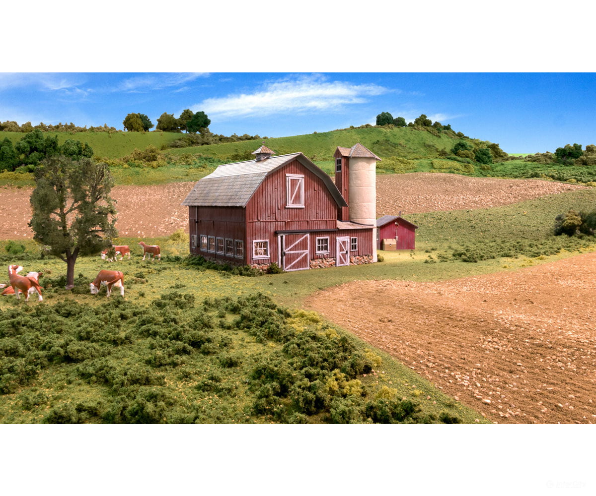 Design Preservation Models 5865 Old Weathered Barn (Lit) O Scale Structures