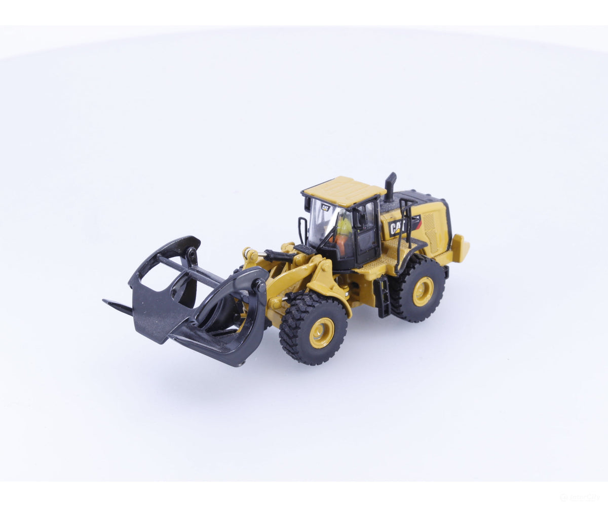 DM Diecast Masters 85950 HO CAT 972M Wheel Loader with Log Fork - Cars & Trucks