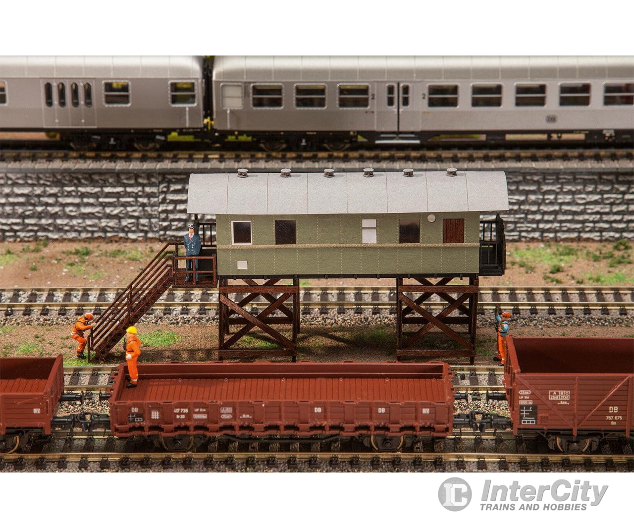 Faller 120112 Ho Makeshift Control Center Structures