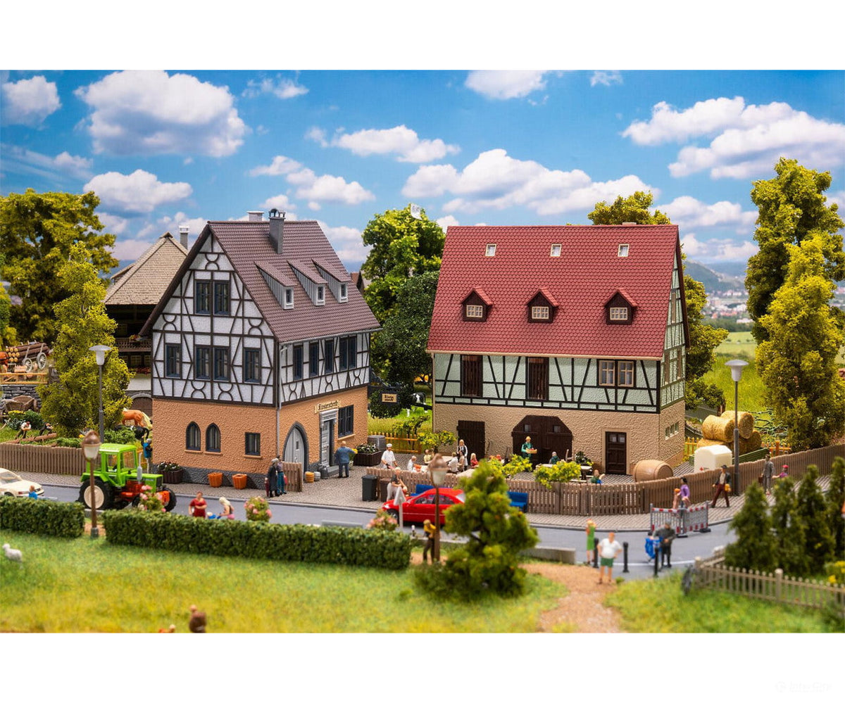 Faller 130147 HO Half-timbered house with farm building - Structures