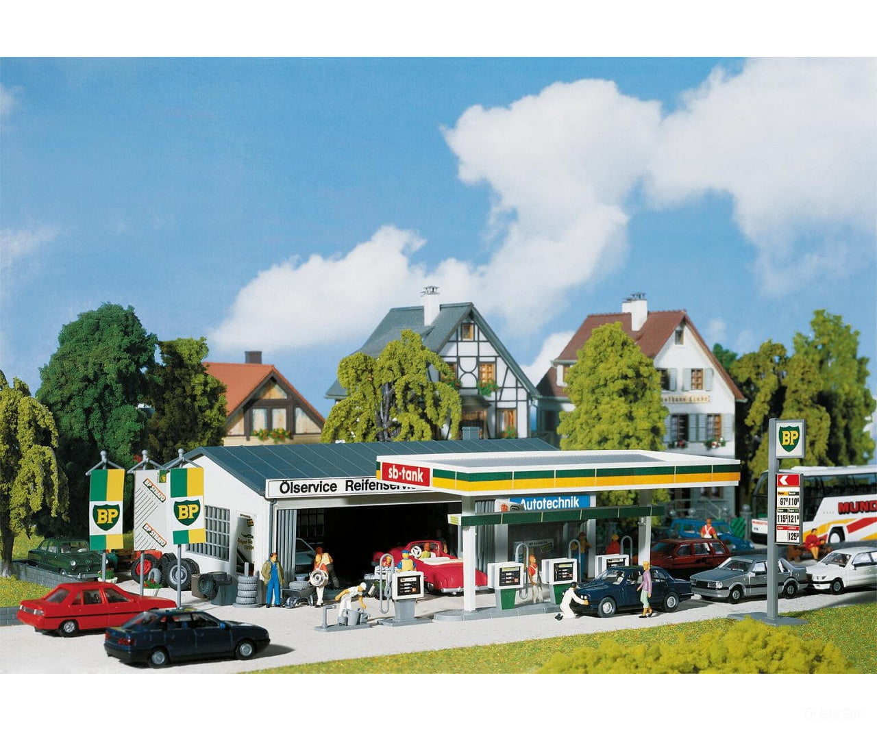Faller 130345 Ho Petrol Station With Service Bay Structures