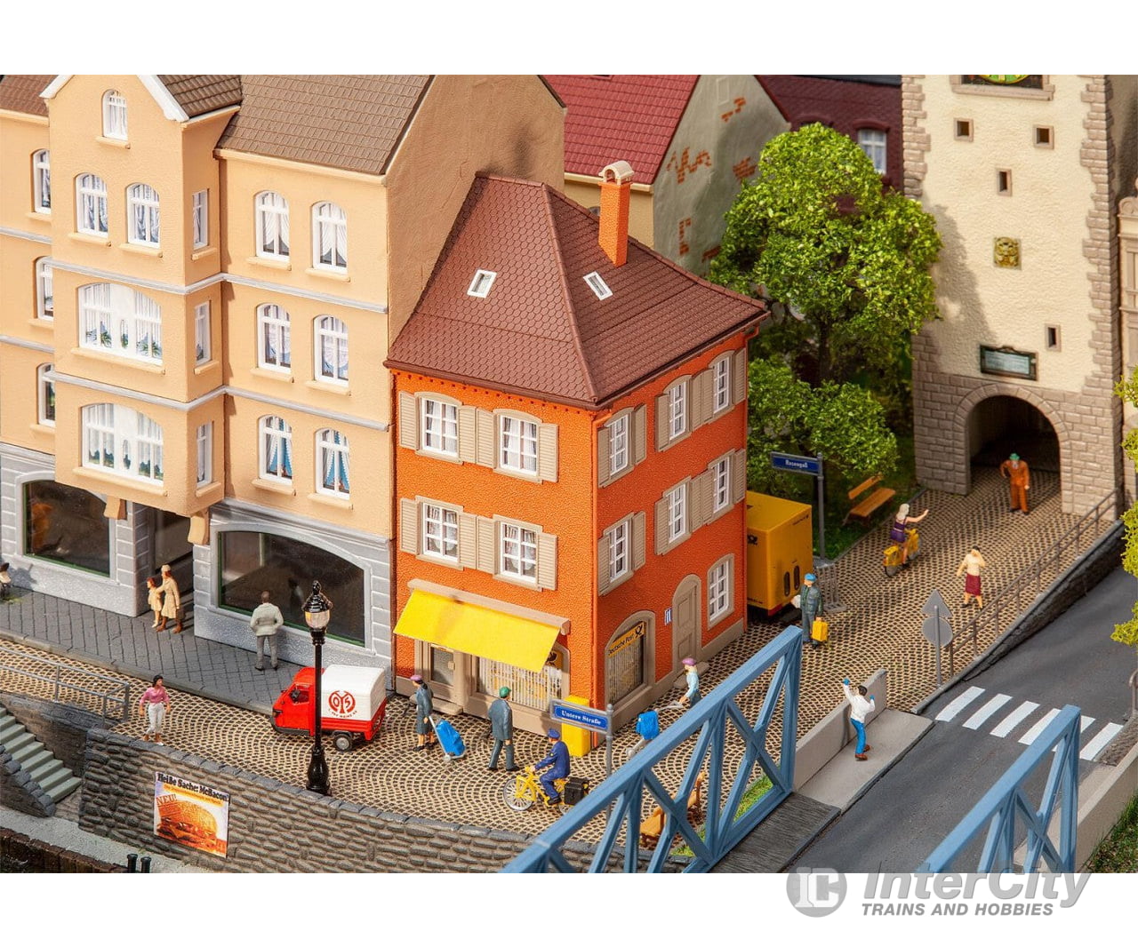 Faller 130617 Ho Corner House With Post Office Structures