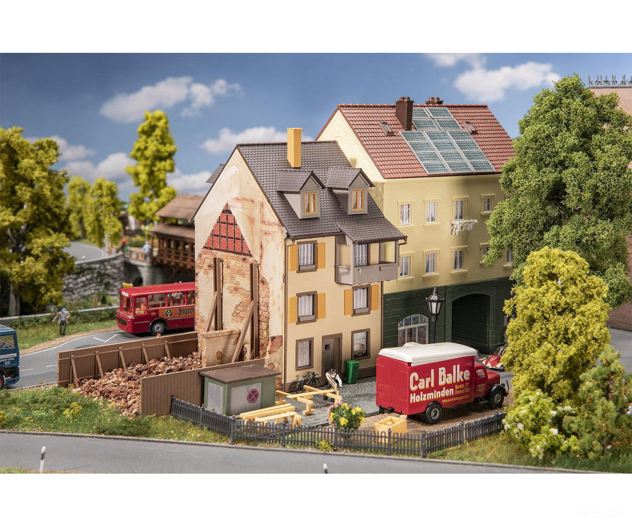 Faller 130692 Ho Old-Town Houses With Wooden Fence Structures
