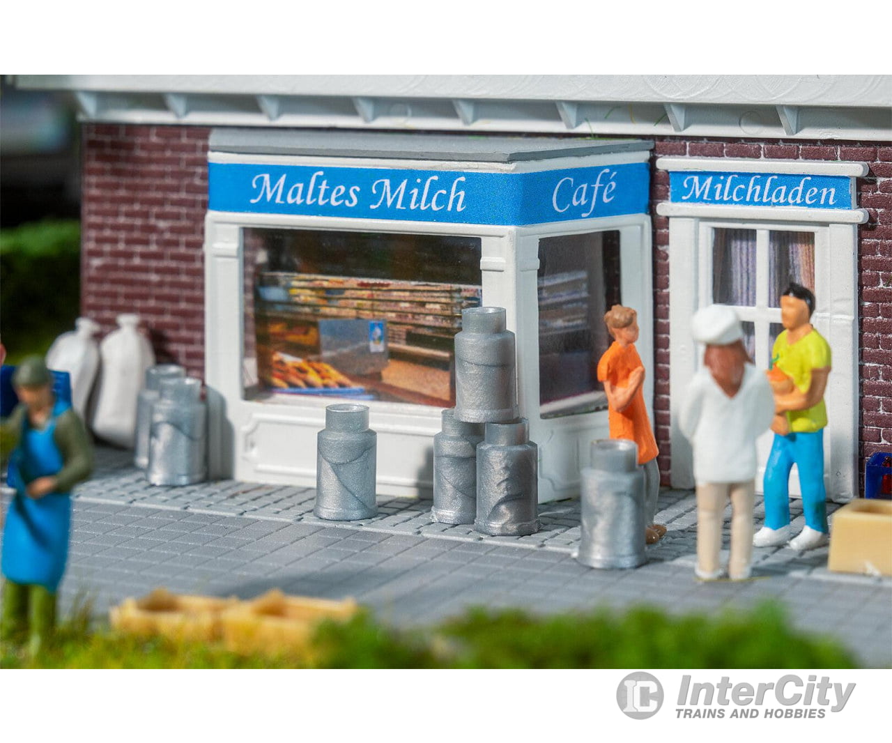 Faller 180879 HO 10 Milk cans Scenery Details