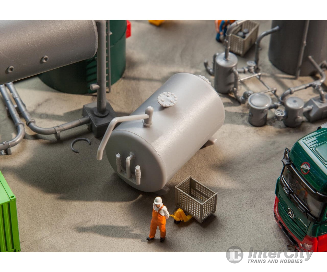Faller 180943 Ho Oil Tank Scenery Details
