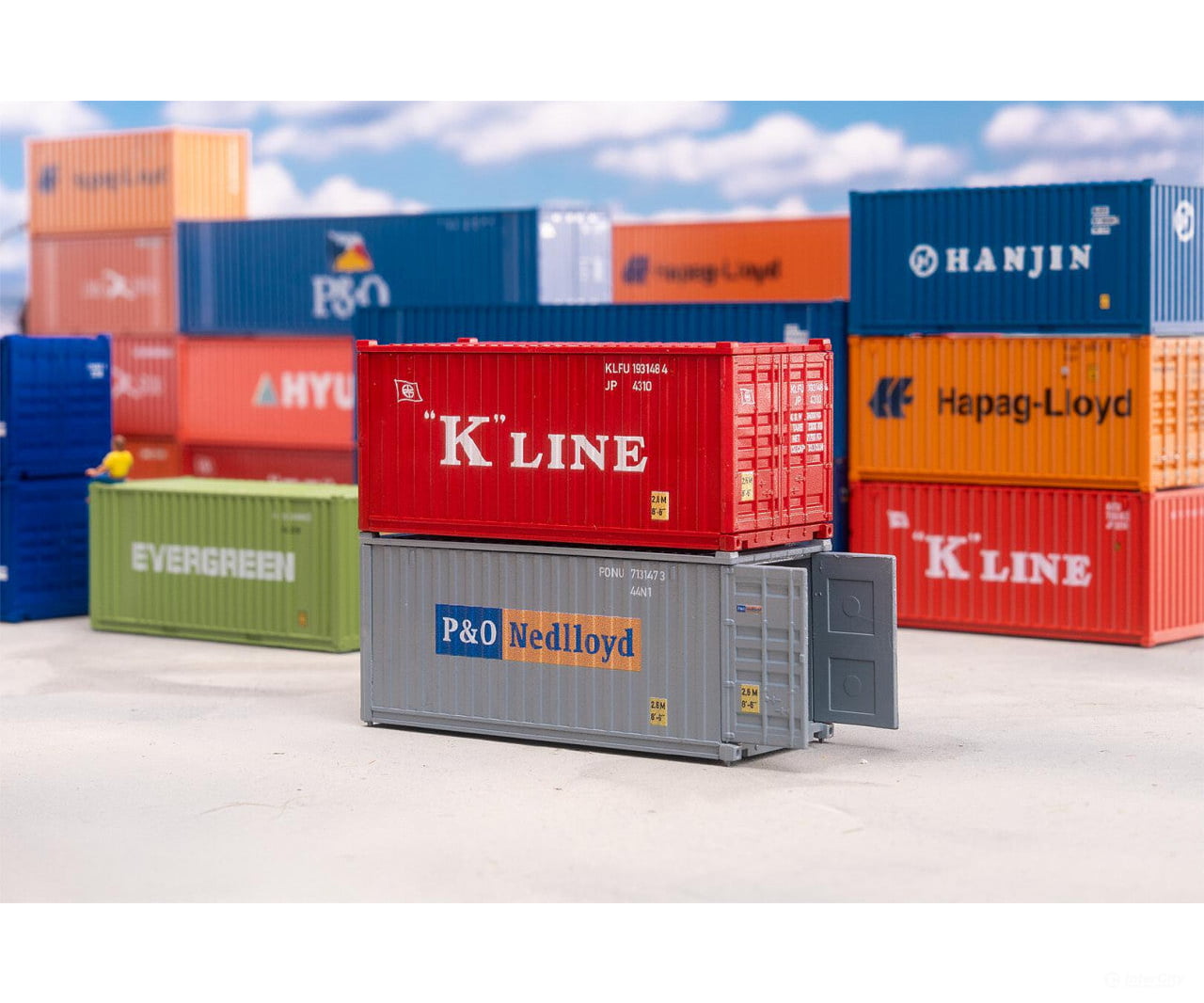 Faller 182006 HO 20’ Container K-LINE and P&O - Freight Loads & Containers