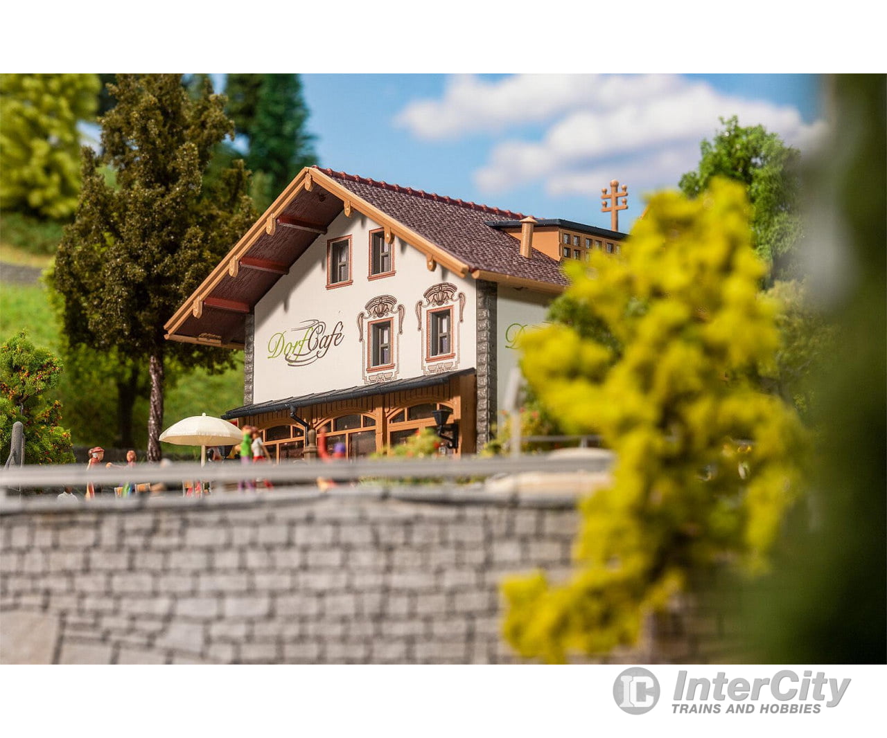 Faller 191836 HO Alpine house with café Structures