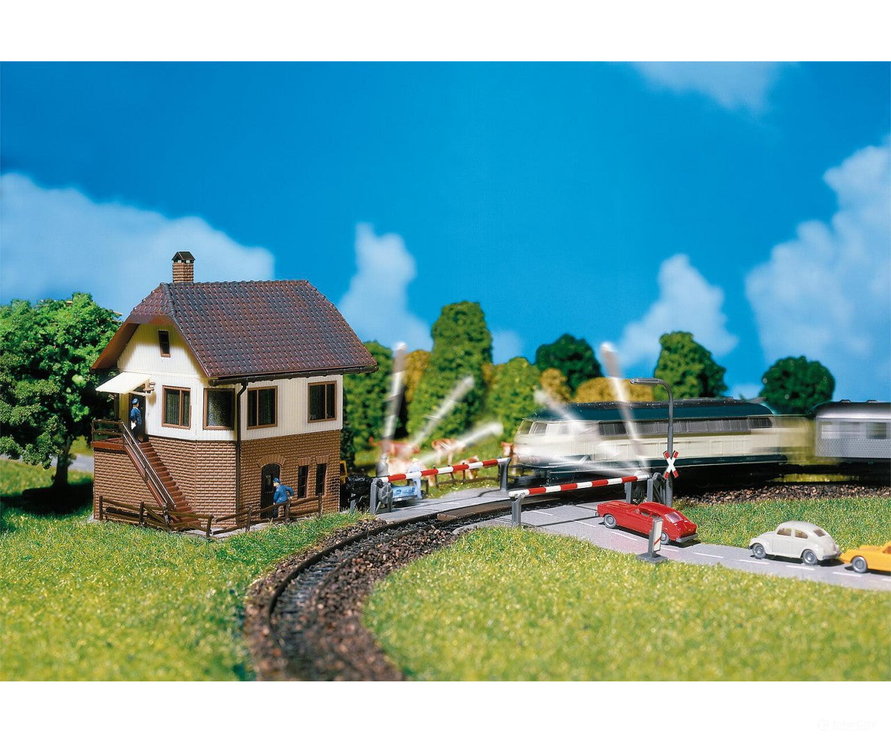 Faller 222170 N Level Crossing With Signal Tower Structures