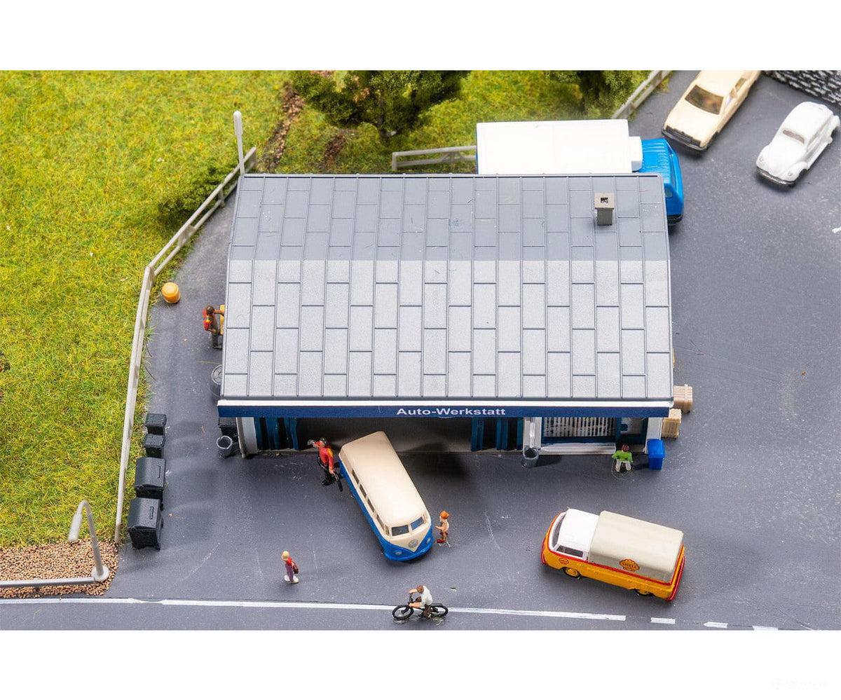 Faller 222270 N Car workshop with accessories - Structures